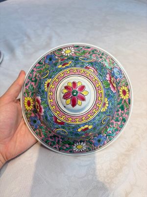 A Chinese famille rose 'Dragons' baluster vase and cover, Yongzheng/Qianlong — foto 10