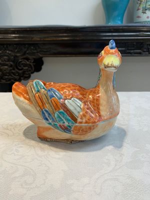 A Chinese famille rose duck-shaped tureen and cover, Qianlong — photo 2