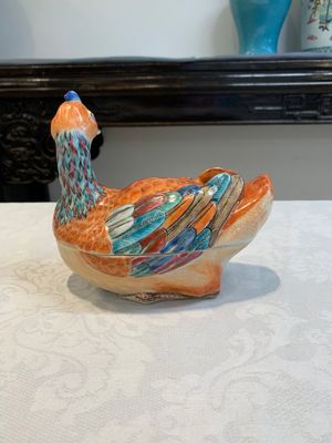 A Chinese famille rose duck-shaped tureen and cover, Qianlong — photo 4