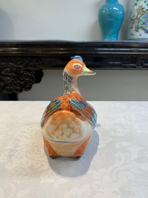 A Chinese famille rose duck-shaped tureen and cover, Qianlong — photo 5