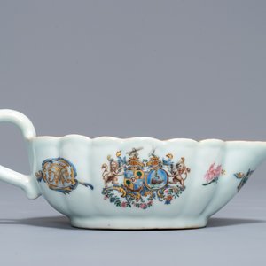 A Chinese famille rose Dutch market armorial plate and sauce boat with the arms of Van Tets, Qianlong — 照片 6