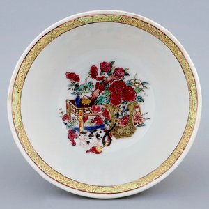 A Chinese famille rose eggshell cup and saucer with a cat, Yongzheng, 1723-1735 — photo 8