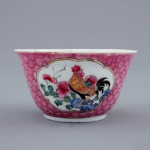 A Chinese famille rose eggshell cup and saucer with a rooster, Yongzheng, 1723-1735 — photo 5