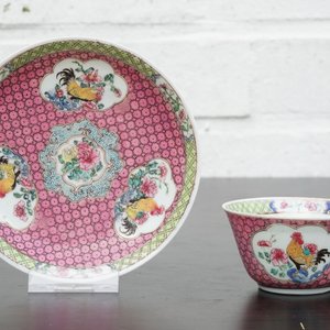 A Chinese famille rose eggshell cup and saucer with a rooster, Yongzheng, 1723-1735 — 照片 9