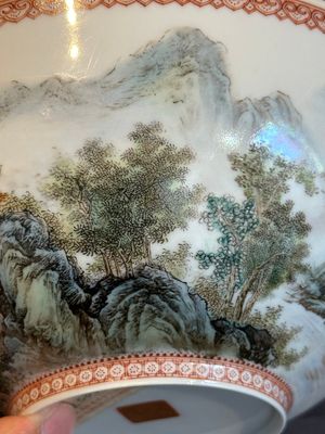 A Chinese famille rose eggshell 'landscape' bowl, signed Zou Guojun 鄒國鈞, Jing De Zhen Zhi 景德鎮制 mark, dated 1959 — photo 8