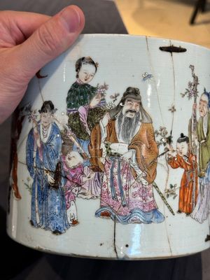 A Chinese famille rose 'Eight Immortals' brush pot, 19th C. — photo 11