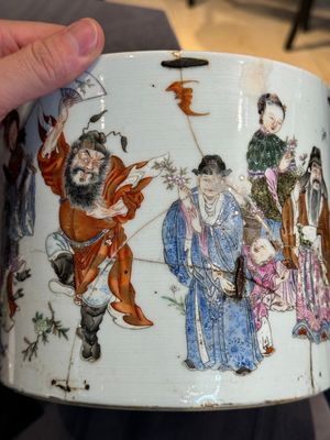 A Chinese famille rose 'Eight Immortals' brush pot, 19th C. — photo 12