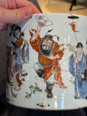 A Chinese famille rose 'Eight Immortals' brush pot, 19th C. — photo 13