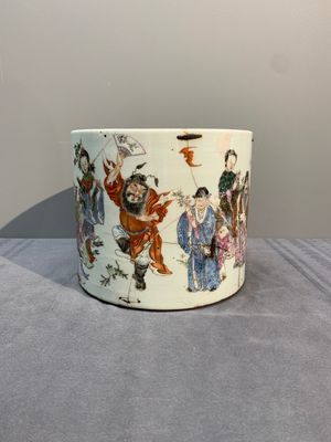 A Chinese famille rose 'Eight Immortals' brush pot, 19th C. — photo 2