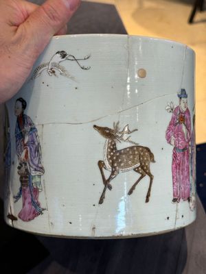 A Chinese famille rose 'Eight Immortals' brush pot, 19th C. — photo 9