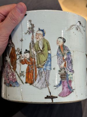 A Chinese famille rose 'Eight Immortals' brush pot, 19th C. — photo 10