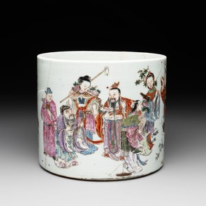 A Chinese famille rose 'Eight Immortals' brush pot, 19th C. — photo 1