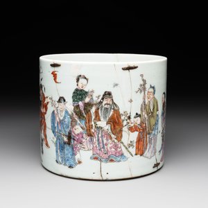 A Chinese famille rose 'Eight Immortals' brush pot, 19th C. — photo 3