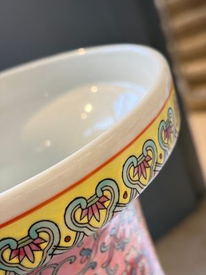 A Chinese famille rose 'Eight Immortals' dish and an 'Elegant Beauties' vase, Qianlong and Jingdezhen 景德鎮 mark, 20th C. — photo 22