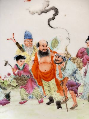 A Chinese famille rose 'Eight Immortals' dish and an 'Elegant Beauties' vase, Qianlong and Jingdezhen 景德鎮 mark, 20th C. — photo 4