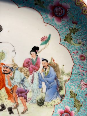 A Chinese famille rose 'Eight Immortals' dish and an 'Elegant Beauties' vase, Qianlong and Jingdezhen 景德鎮 mark, 20th C. — photo 5