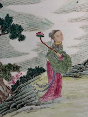 A Chinese famille rose 'eight immortals' plaque in a wooden frame, 18/19th C. — 照片 4