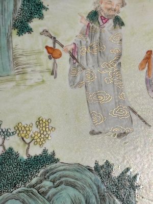 A Chinese famille rose 'eight immortals' plaque in a wooden frame, 18/19th C. — 照片 7