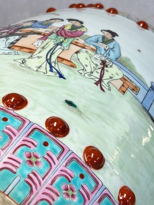 A Chinese famille rose 'Elegant Beauties' garden seat, 20th C. — 照片 13