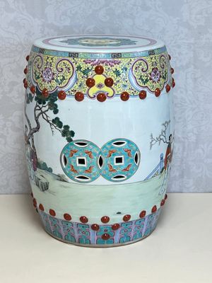 A Chinese famille rose 'Elegant Beauties' garden seat, 20th C. — 照片 3