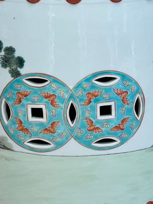 A Chinese famille rose 'Elegant Beauties' garden seat, 20th C. — 照片 4