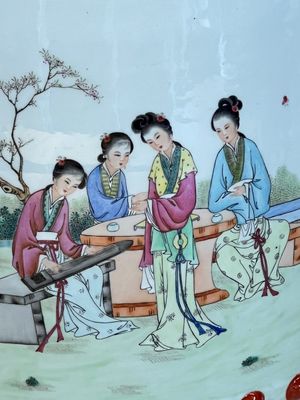 A Chinese famille rose 'Elegant Beauties' garden seat, 20th C. — 照片 6