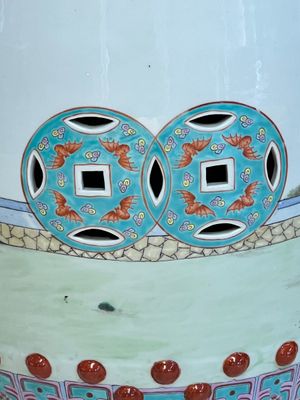 A Chinese famille rose 'Elegant Beauties' garden seat, 20th C. — 照片 8