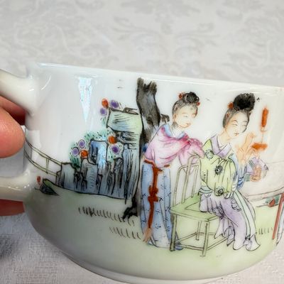 A Chinese famille rose 'Elegant Ladies and Playing Boys' teapot — foto 7