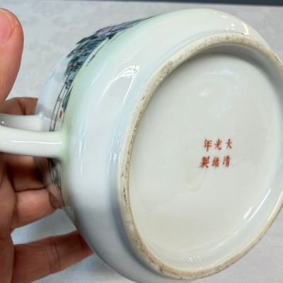 A Chinese famille rose 'Elegant Ladies and Playing Boys' teapot — foto 11