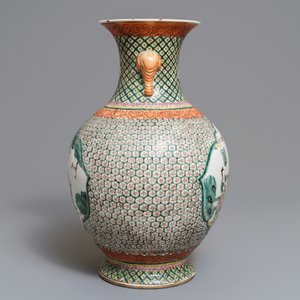 A Chinese famille rose elephant-handle hu vase, Wanli mark, 19th C. — photo 2