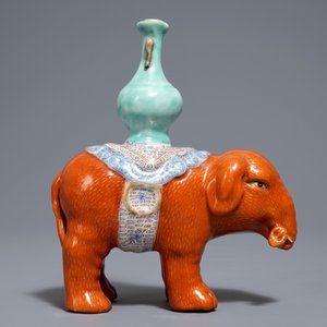 A Chinese famille rose elephant joss stick holder, 19th C. — photo 4