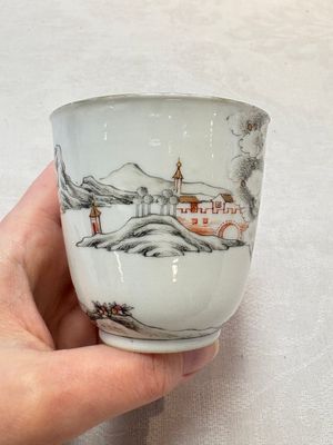 A Chinese famille rose 'erotic subject' cup and saucer, Yongzheng/Qianlong — photo 3