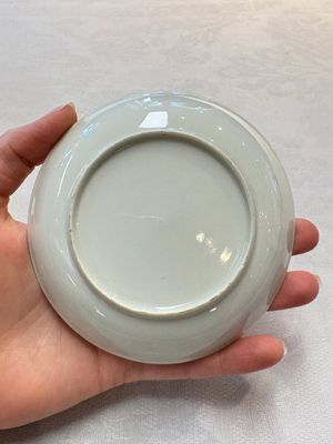 A Chinese famille rose 'erotic subject' cup and saucer, Yongzheng/Qianlong — photo 9