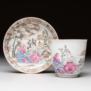 A Chinese famille rose 'erotic subject' cup and saucer, Yongzheng/Qianlong — photo 1