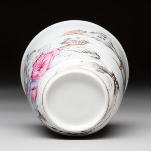 A Chinese famille rose 'erotic subject' cup and saucer, Yongzheng/Qianlong — photo 9