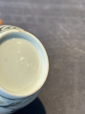 A Chinese famille rose 'erotic subject' cup and saucer, Yongzheng/Qianlong — 照片 10