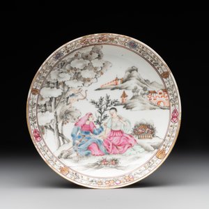 A Chinese famille rose 'erotic subject' cup and saucer, Yongzheng/Qianlong — 照片 2