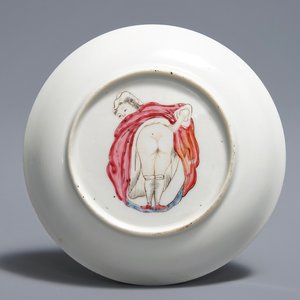 A Chinese famille rose erotical subject cup and saucer, Yongzheng — 照片 1