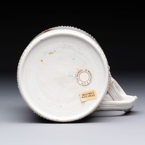 A Chinese famille rose export milk jug, two salts and a barrel-shaped tankard, Qianlong — 照片 7