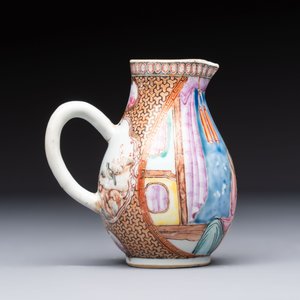 A Chinese famille rose export milk jug, two salts and a barrel-shaped tankard, Qianlong — 照片 10