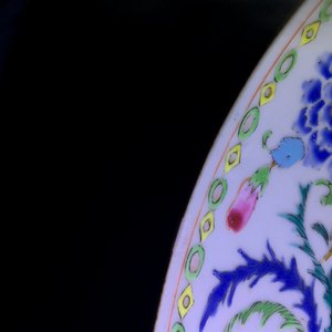A Chinese famille rose export “Pompadour” dish, ca. 1745 — photo 7