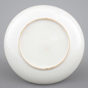 A Chinese famille rose export porcelain armorial plate, Qianlong, 18th C. — photo 2