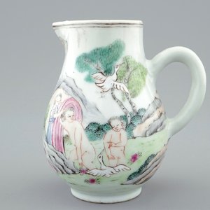 A Chinese famille rose export porcelain milk or cream jug with Leda and the swan, Qianlong, ca. 1740 — 照片 1
