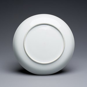 A Chinese famille rose export porcelain 'mythological subject' plate, Yongzheng/Qianlong — photo 2