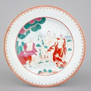 A Chinese famille rose export porcelain plate 'The judgement of Paris', Qianlong, 18th C — photo 1