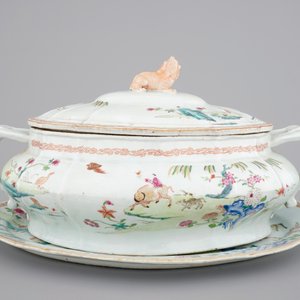 A Chinese famille rose export porcelain tureen on stand, Qianlong, 18th C. — 照片 3