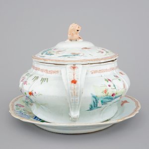 A Chinese famille rose export porcelain tureen on stand, Qianlong, 18th C. — 照片 4