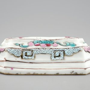 A Chinese famille rose export salt cellar, Qianlong, 18th C. — photo 4