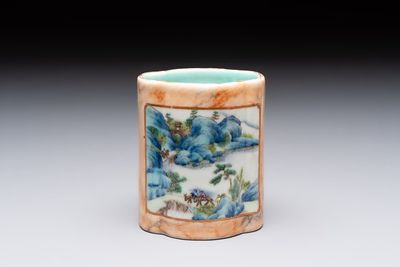 A Chinese famille rose 'faux-marbre' quadrifoil brush pot, Qianlong mark, 19th C.