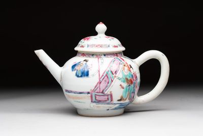 A Chinese famille rose 'Feng Yi Ting 鳳儀亭' teapot, Yongzheng